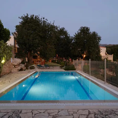 Villa Nikolaos *