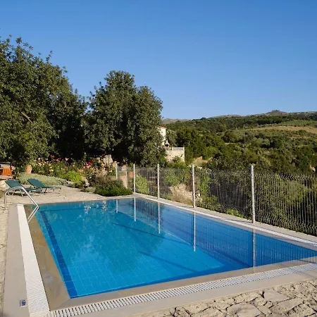 Nikolaos Villa Elefterna