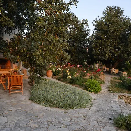 Nikolaos Villa Elefterna